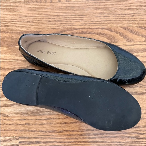 Barely worn patent leather flats - Picture 3 of 3